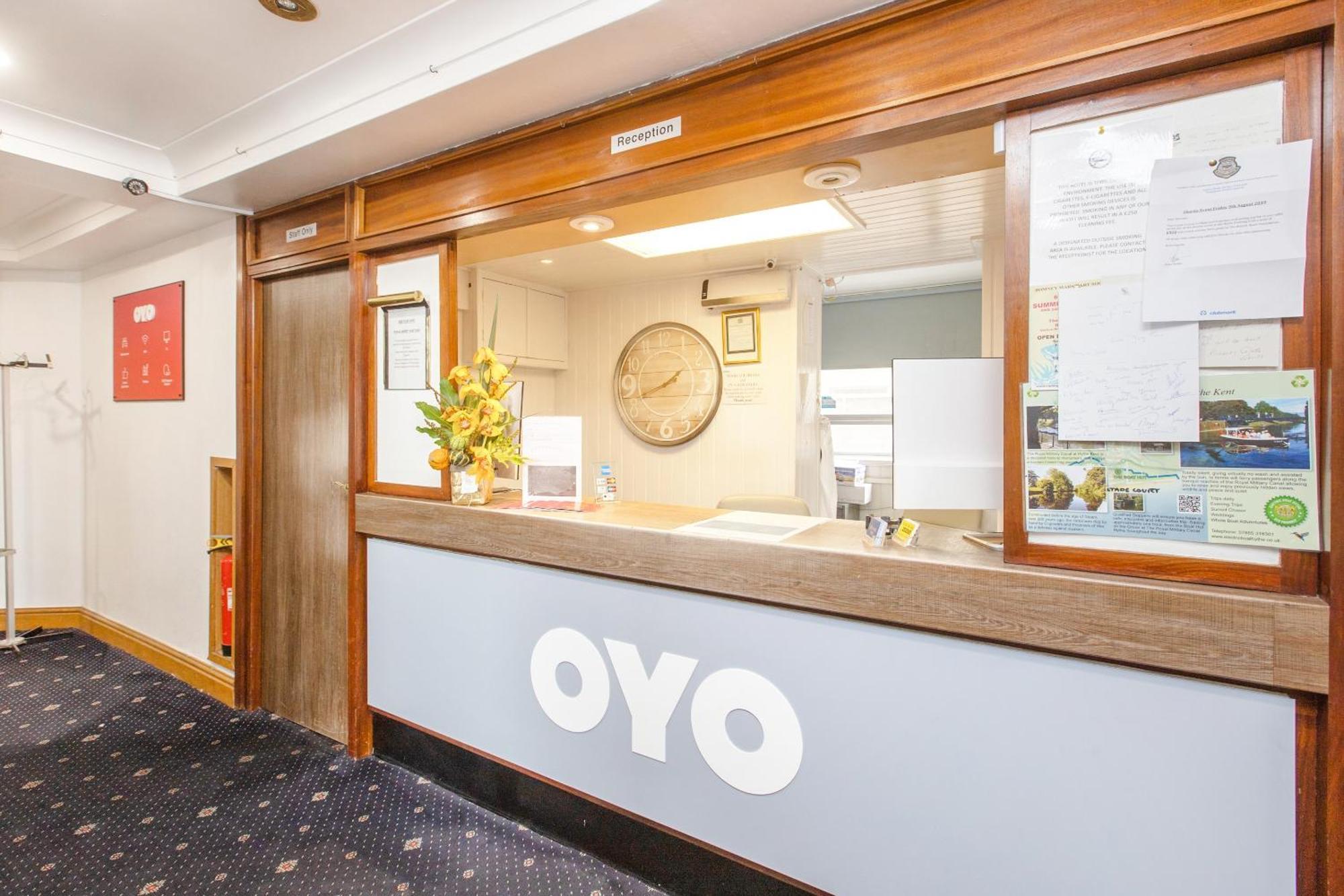 OYO Stade Court Hotel Hythe  Exterior foto