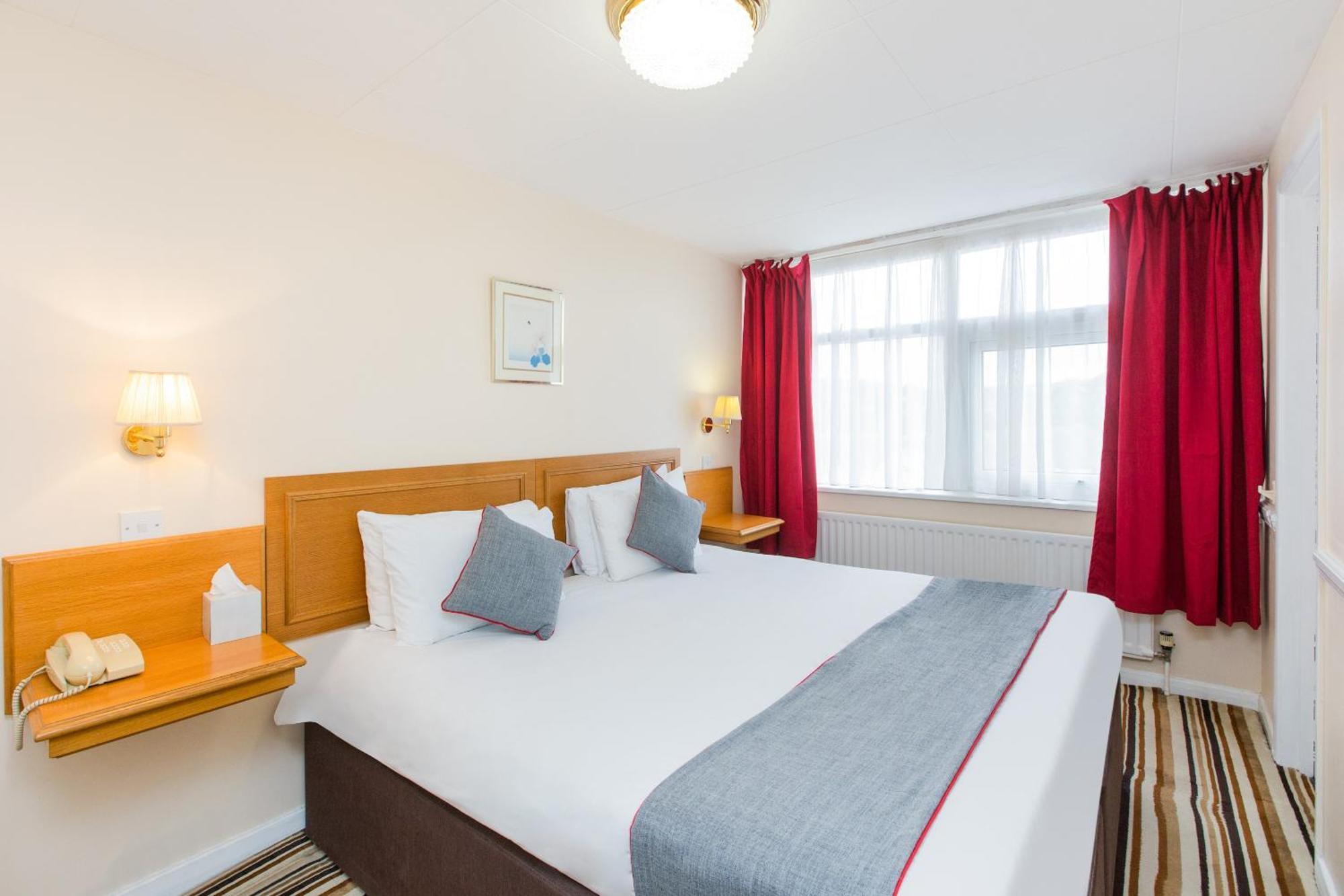 OYO Stade Court Hotel Hythe  Exterior foto