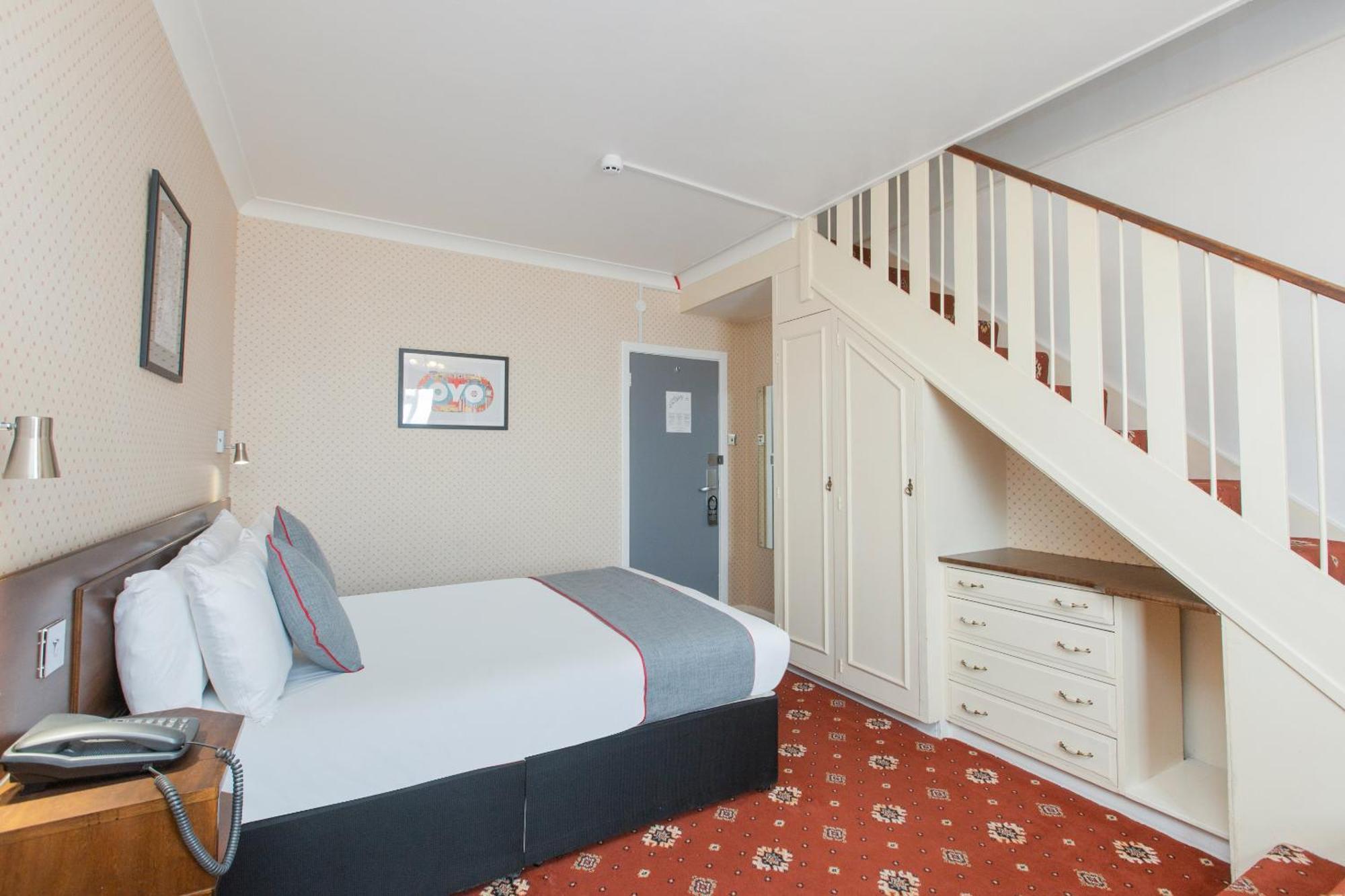OYO Stade Court Hotel Hythe  Exterior foto