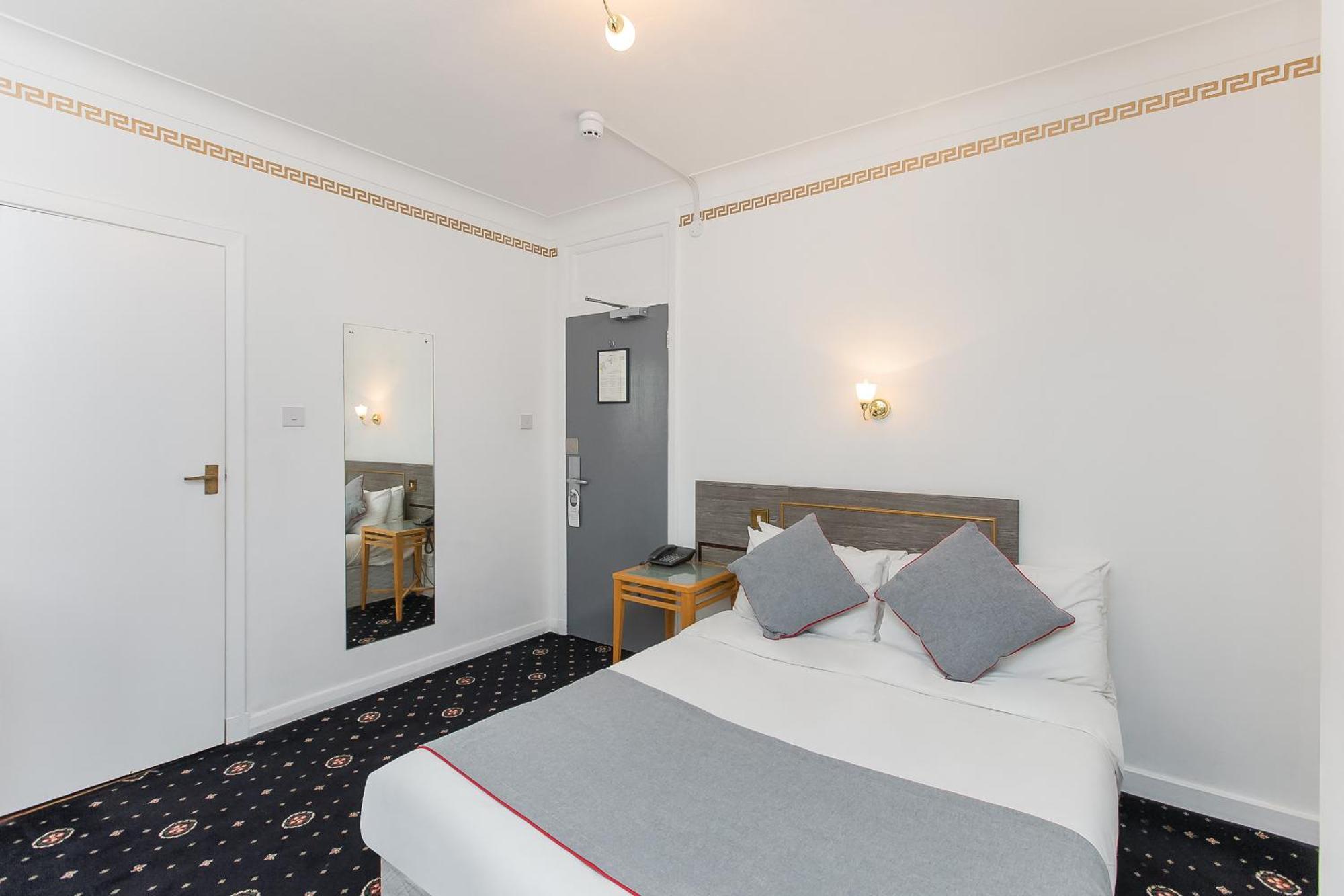 OYO Stade Court Hotel Hythe  Exterior foto